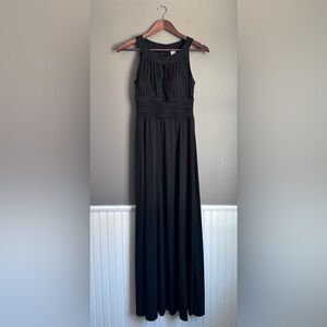 Elegant Black Sleeveless Wedding Gown with Pleated Bodice